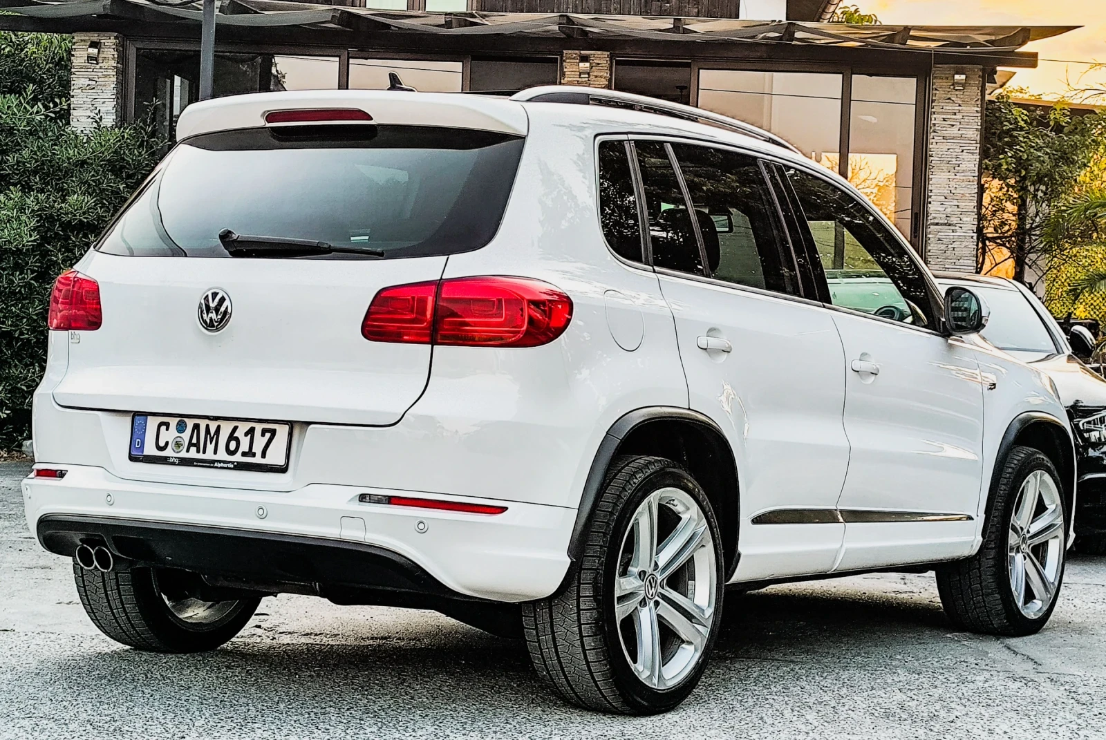 VW Tiguan 2.0TDI DSG R-LINE GERMANY ПАНОРАМА, снимка 6 - Автомобили и джипове - 55710672