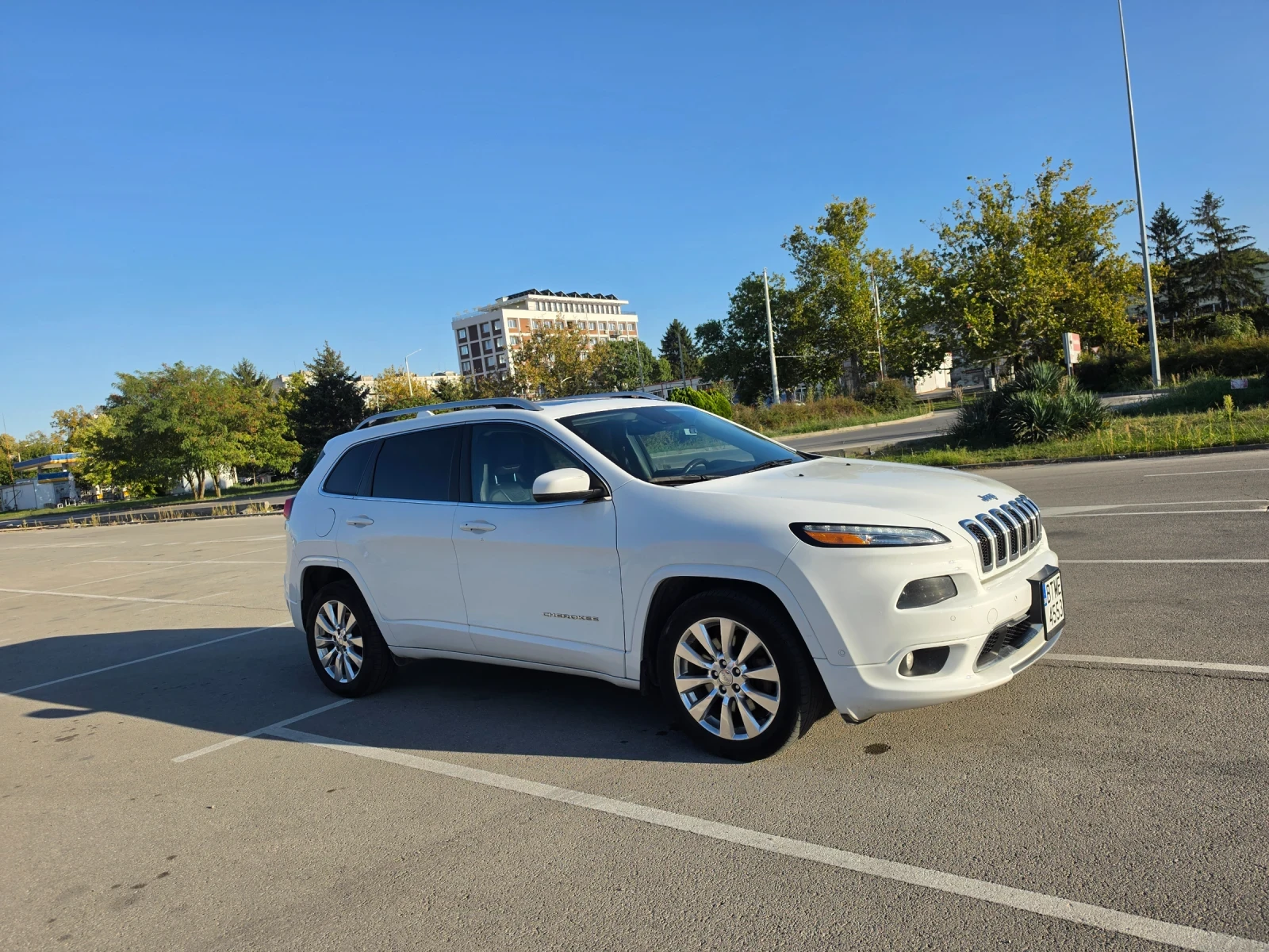 Jeep Cherokee 3, 2 V6 Overland, снимка 8 - Автомобили и джипове - 56350439