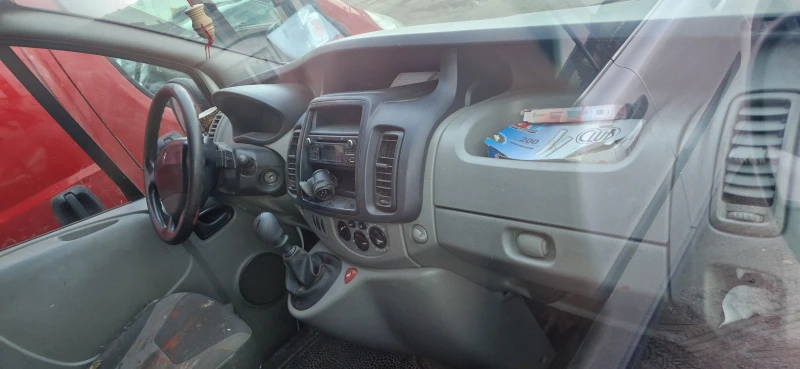 Renault Trafic Без ръжда, снимка 6 - Бусове и автобуси - 48762128