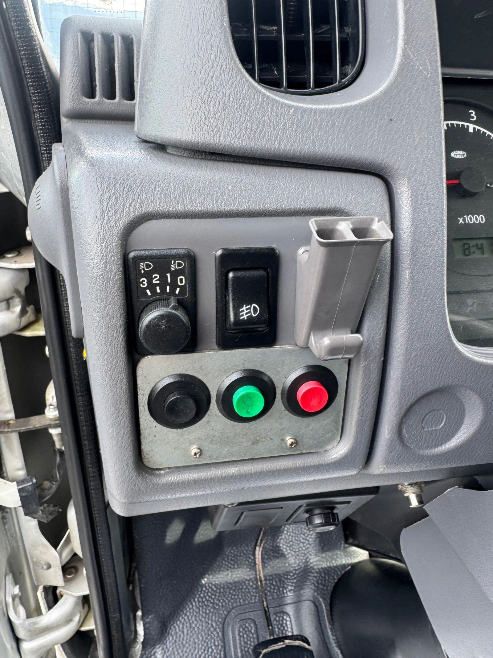 Nissan Kabstar 3.0 125к.с 35.13/120.000км/ГАЗОВА УРЕДБА/НОВО, снимка 13 - Камиони - 54856712