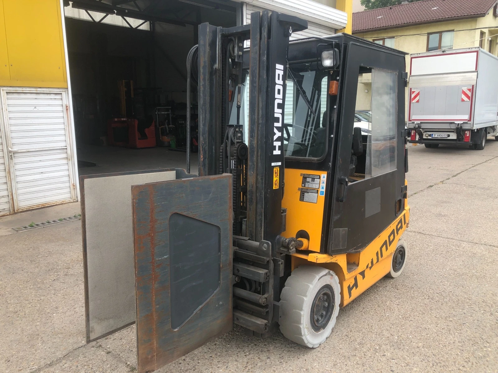  Hyundai HBF 30 | Mobile.bg   1