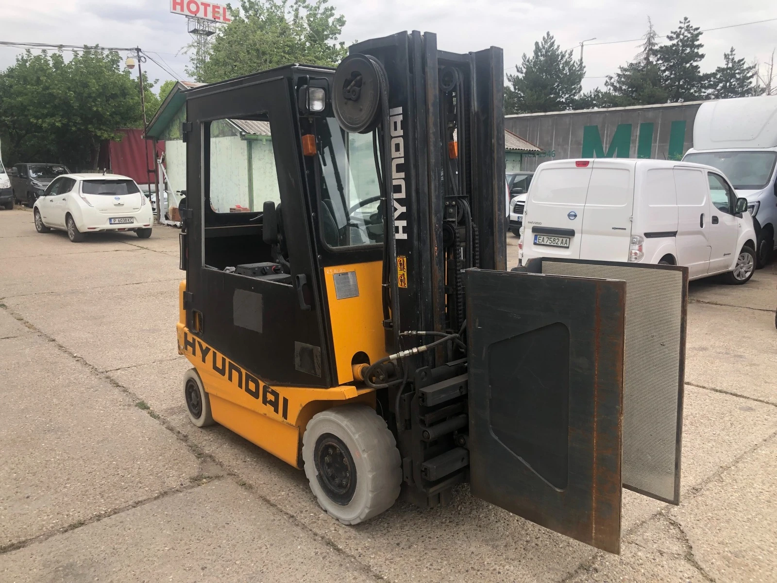  Hyundai HBF 30 | Mobile.bg   2