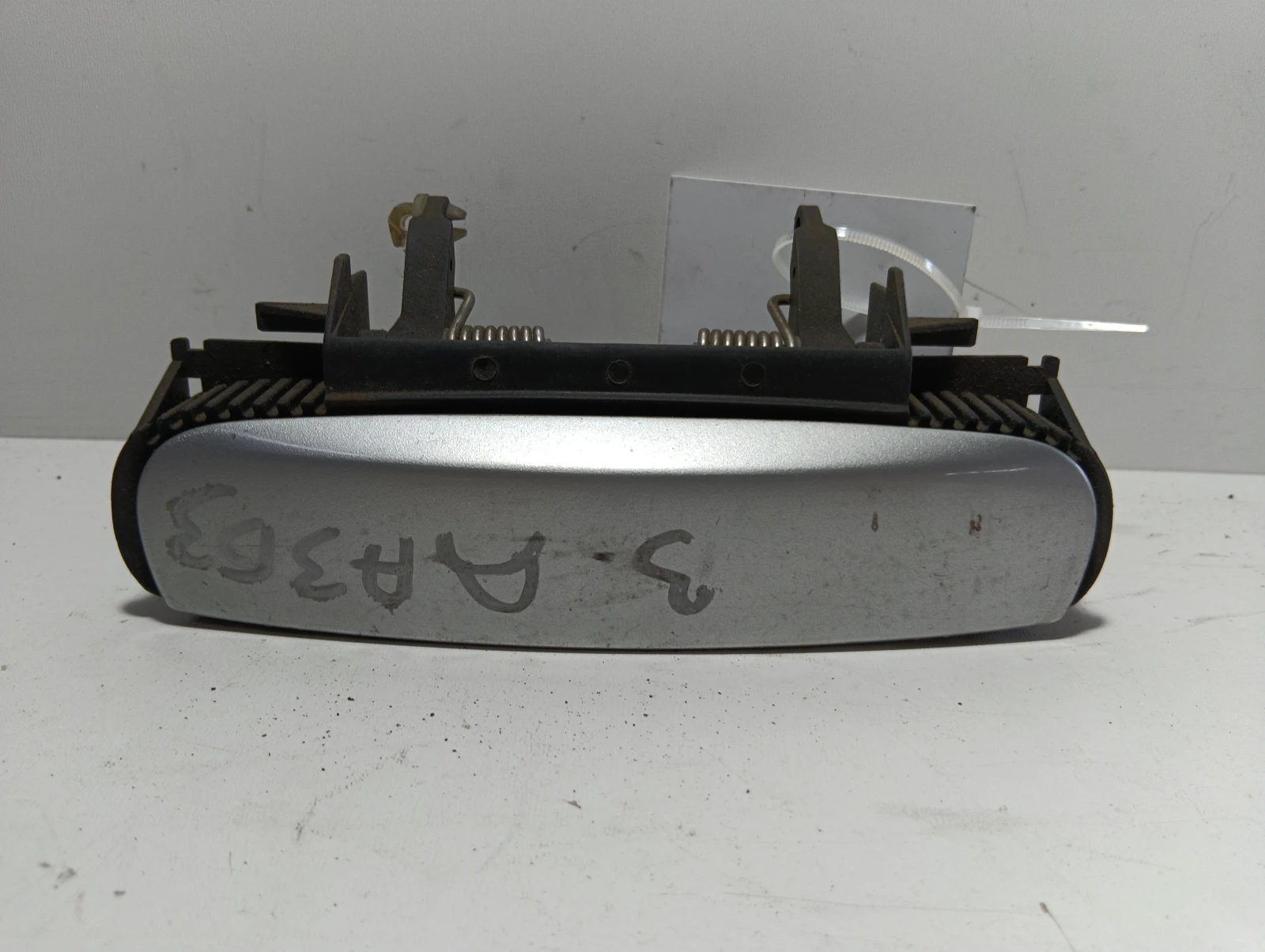 външна дръжка (задна дясна) 4B0839885 Audi A3