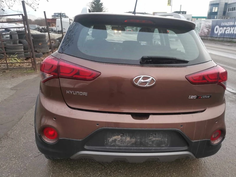 Hyundai I20 active 1.4i, снимка 5 - Автомобили и джипове - 43640550