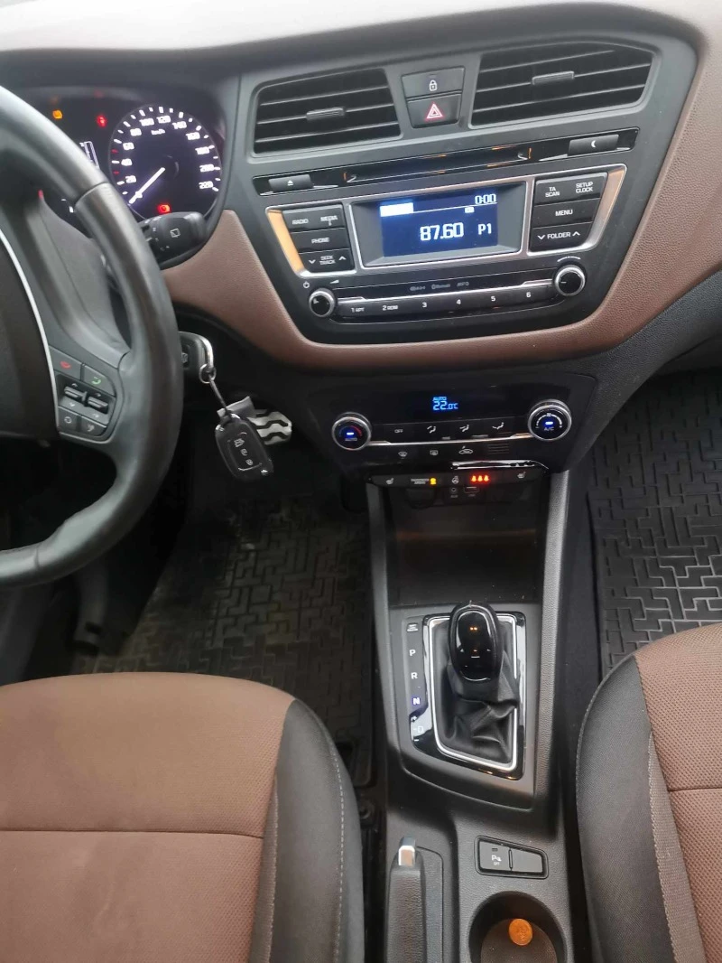 Hyundai I20 active 1.4i, снимка 12 - Автомобили и джипове - 43640550