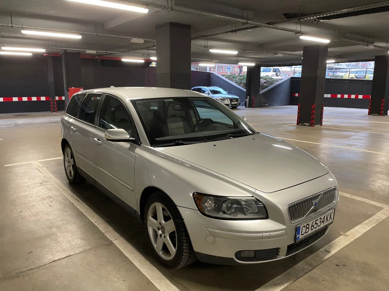 Volvo V50 Momentum, снимка 1 - Автомобили и джипове - 47247313