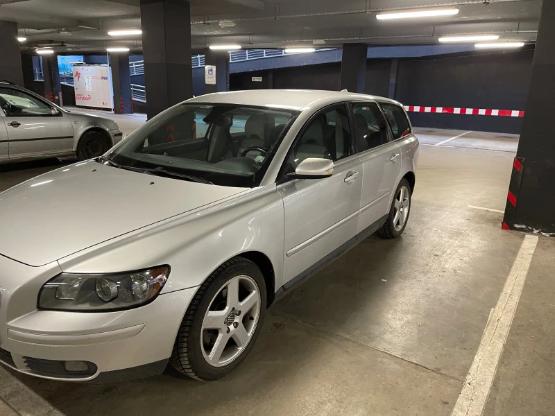 Volvo V50 Momentum, снимка 2 - Автомобили и джипове - 47247313