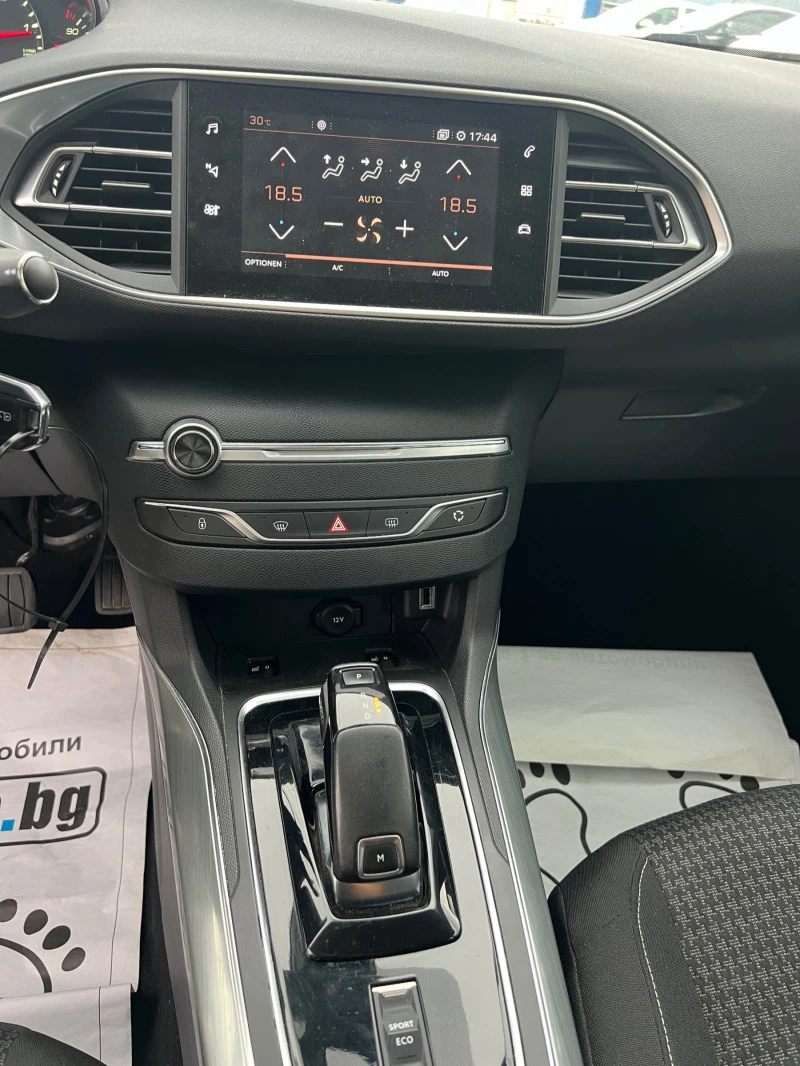 Peugeot 308 1.5HDI* Автомат, снимка 12 - Автомобили и джипове - 46264226