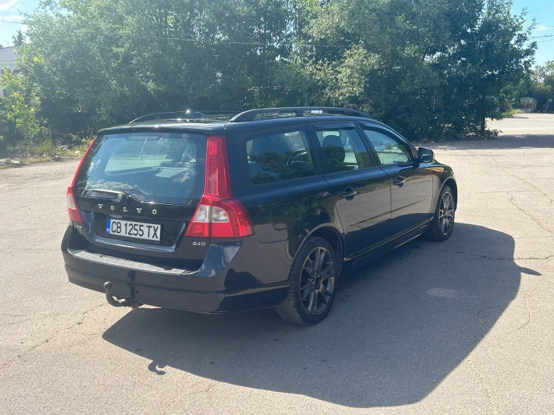 Volvo V70 2.4D, снимка 4 - Автомобили и джипове - 48105695