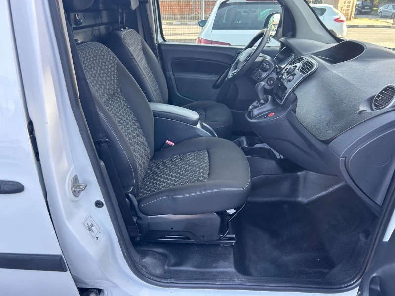 Renault Kangoo 1.5dci НОВА!!!!!, снимка 13 - Автомобили и джипове - 46337577