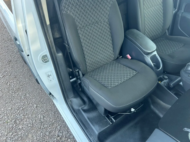 Renault Kangoo 1.5dci НОВА!!!!!, снимка 14 - Автомобили и джипове - 46337577