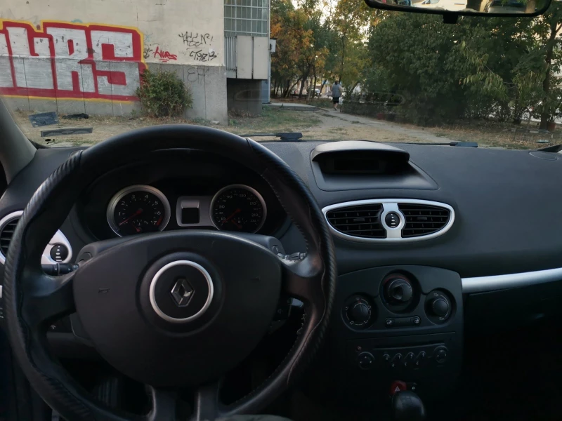 Renault Clio III, снимка 7 - Автомобили и джипове - 47520376