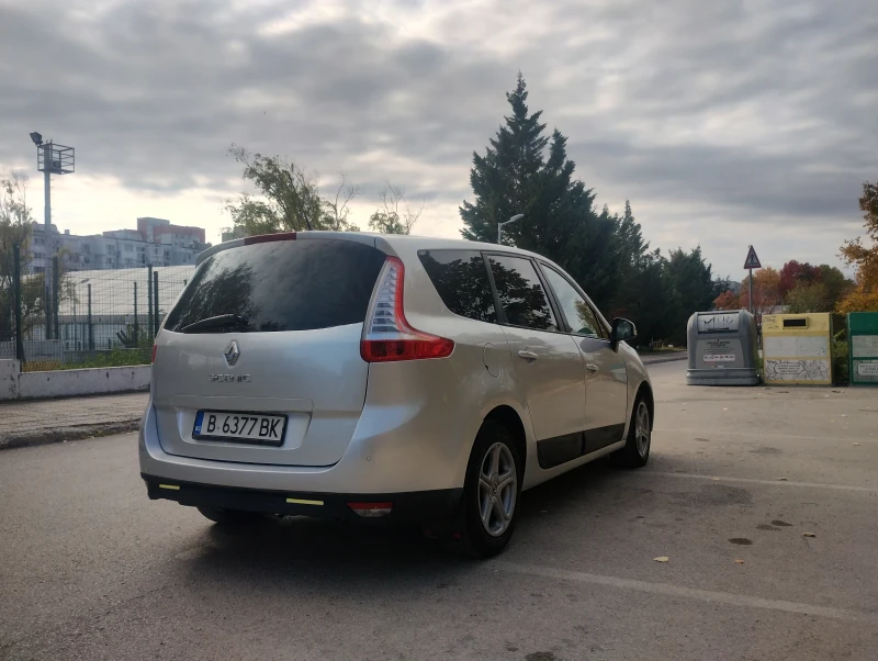 Renault Grand scenic 1.5 DCi Euro 5, снимка 3 - Автомобили и джипове - 48108506