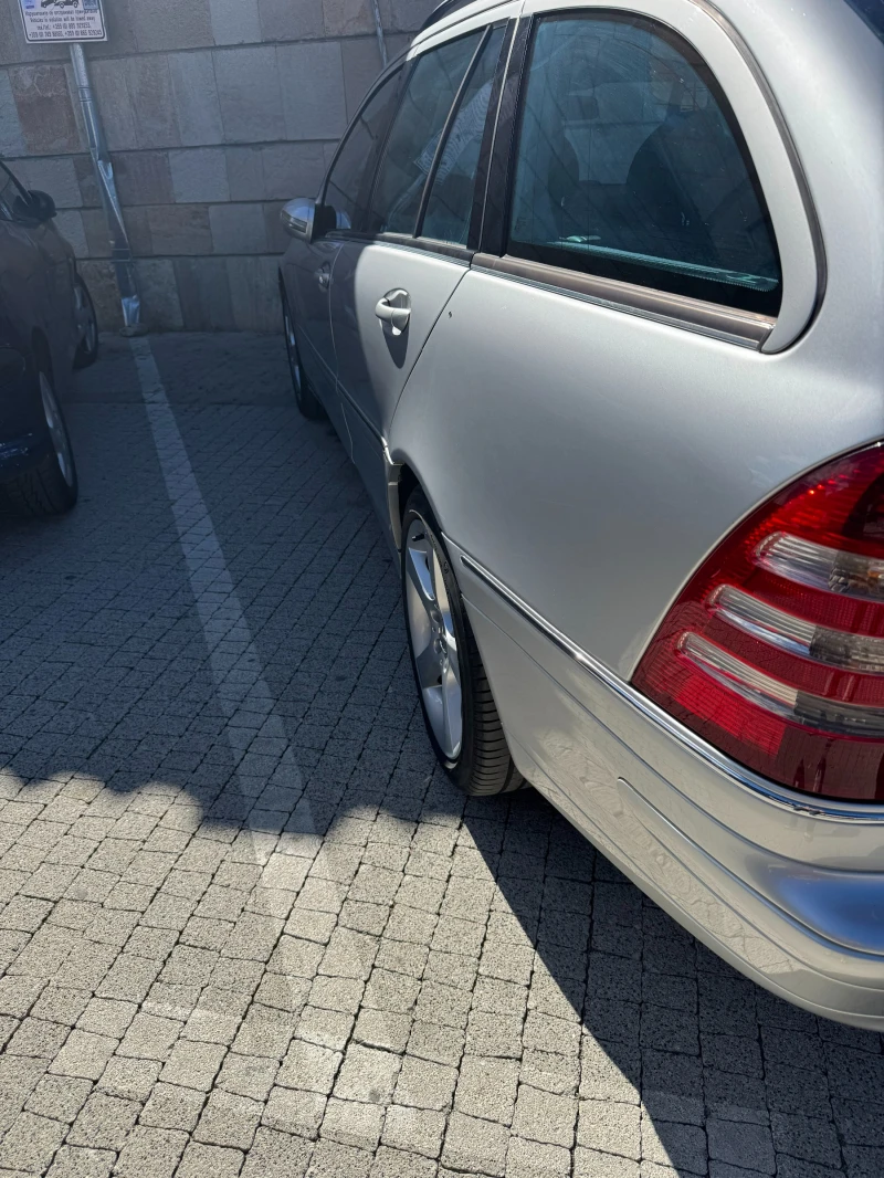 Mercedes-Benz C 320, снимка 3 - Автомобили и джипове - 52303242