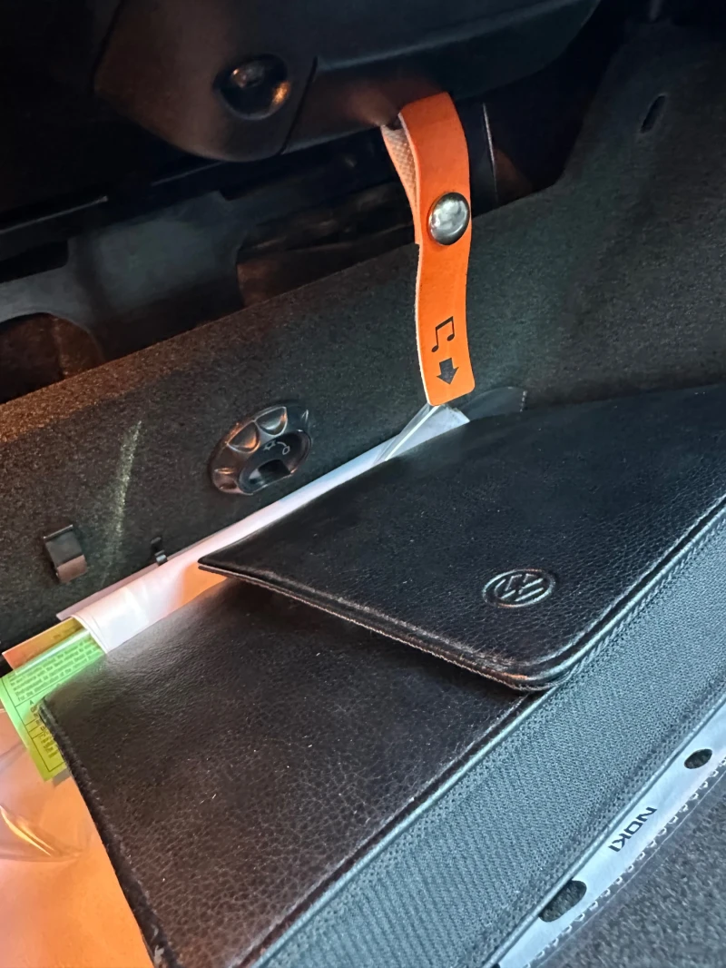 VW Passat 2.0 TDI, снимка 14 - Автомобили и джипове - 52314416