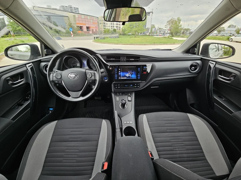 Toyota Auris 1.8i Hybrid 67000км., снимка 5 - Автомобили и джипове - 52532112