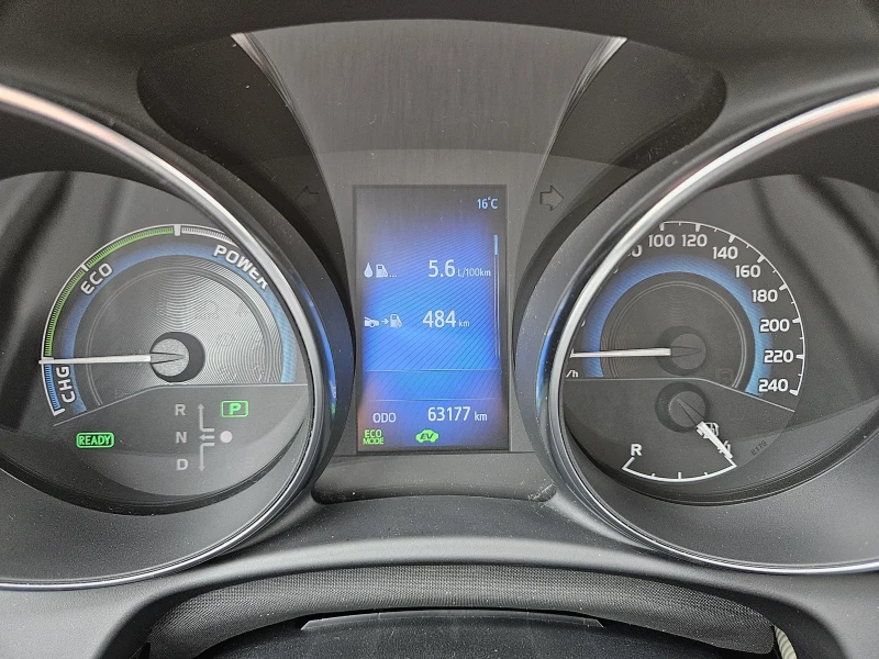 Toyota Auris 1.8i Hybrid 67000км., снимка 7 - Автомобили и джипове - 52532112