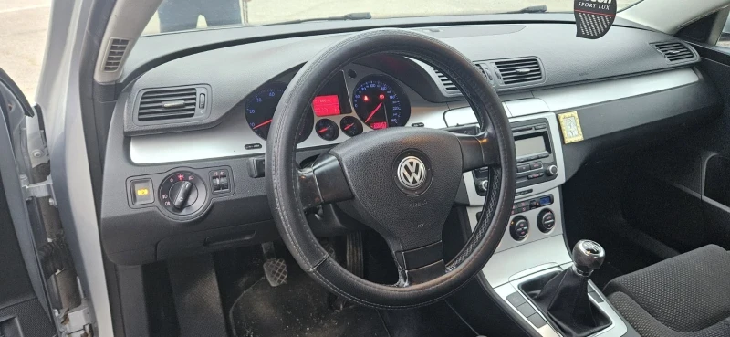 VW Passat, снимка 4 - Автомобили и джипове - 52840759