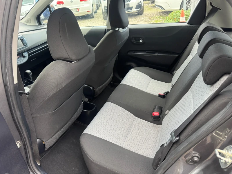 Toyota Yaris 1.3* Automatic* 94000km, снимка 11 - Автомобили и джипове - 52855770