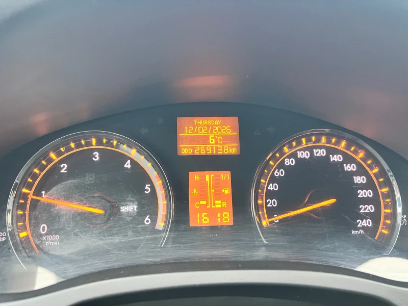 Toyota Avensis 2.2 D4D 150 к.с. ГЕРМАНИЯ, снимка 13 - Автомобили и джипове - 53459382