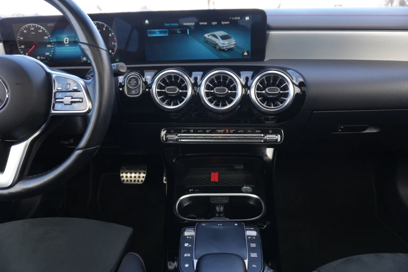 Mercedes-Benz CLA * 250 * CARFAX * undefined, снимка 9 - Автомобили и джипове - 53592833