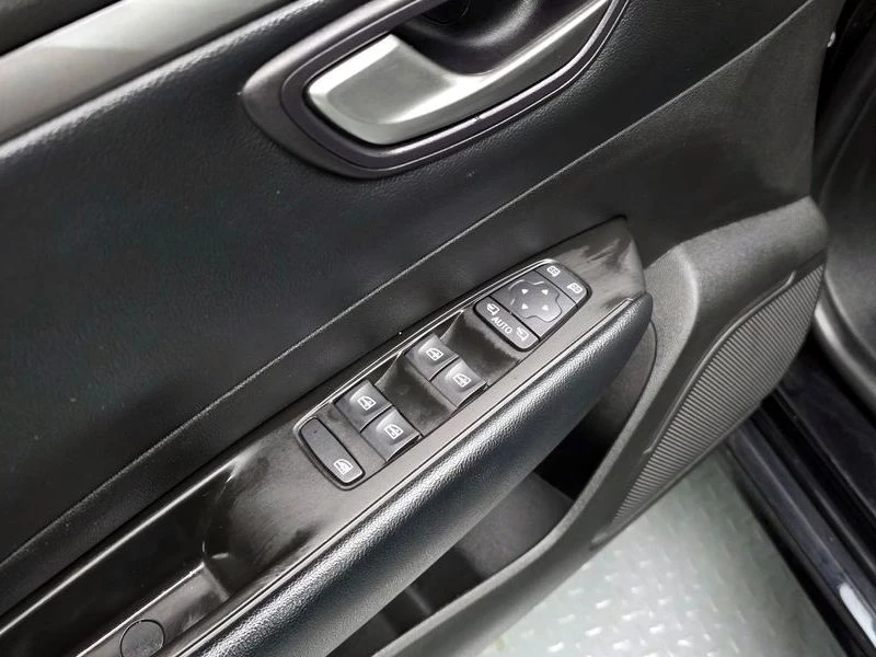 Renault Samsung SM6 1.3 Automatic КРАЙНА ЦЕНА: 13287 EUR !!!РЕАЛНА КРА, снимка 13 - Автомобили и джипове - 55969136