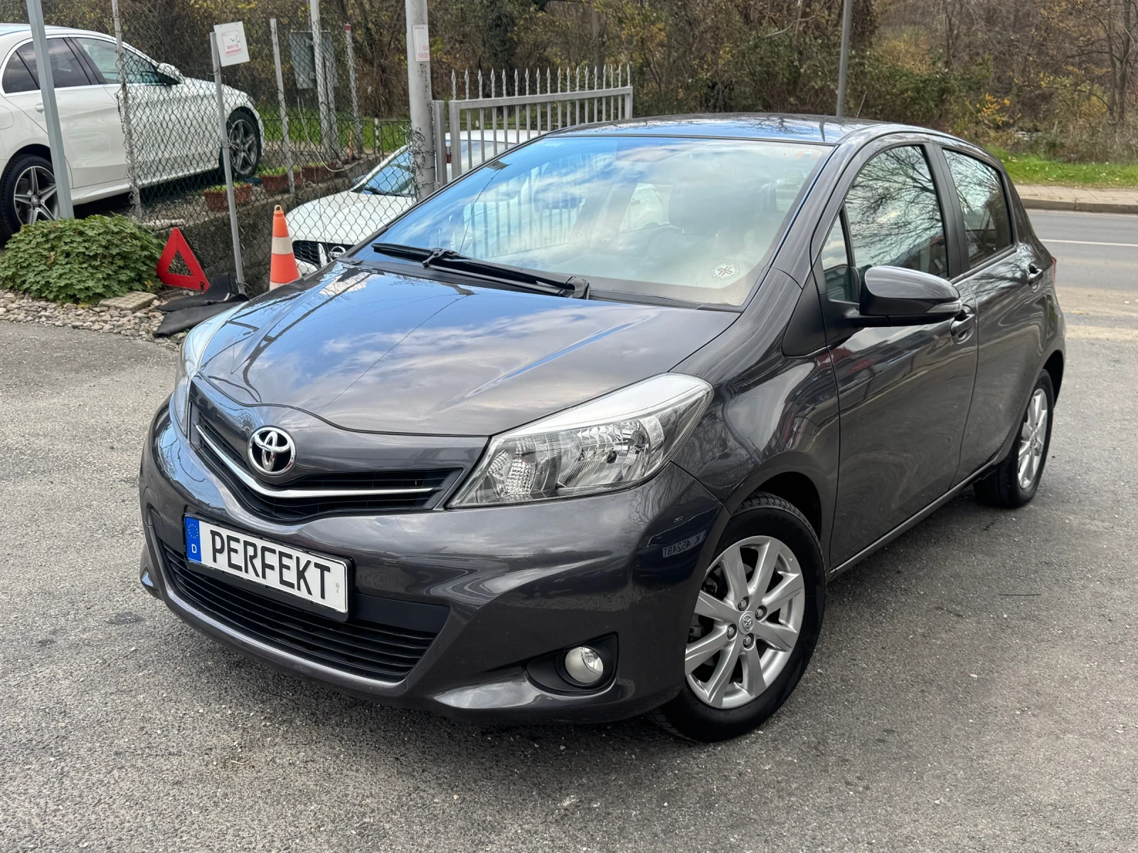 Toyota Yaris 1.3* Automatic* 94000km, снимка 1
