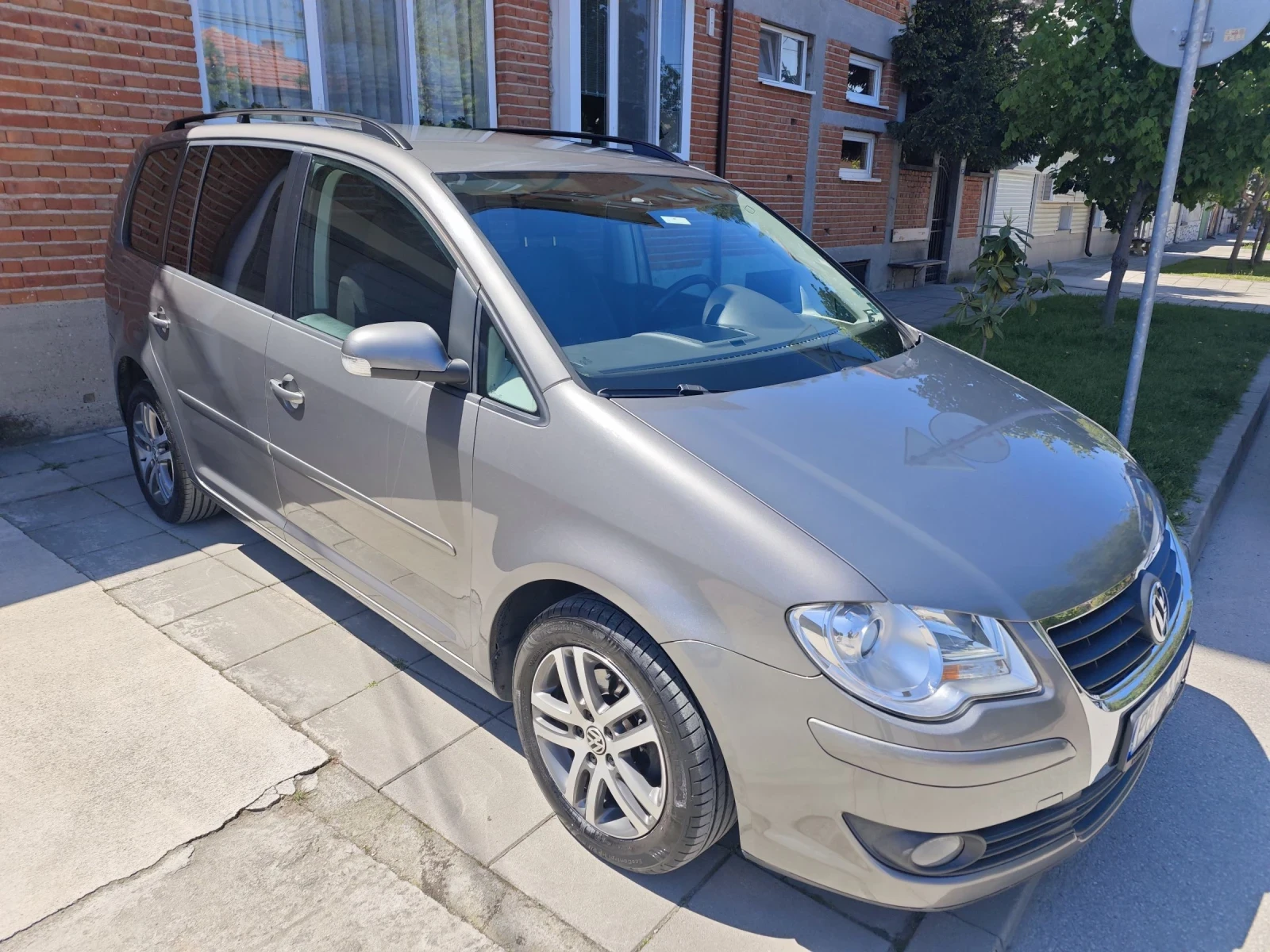 VW Touran 7 местен  - изображение 4