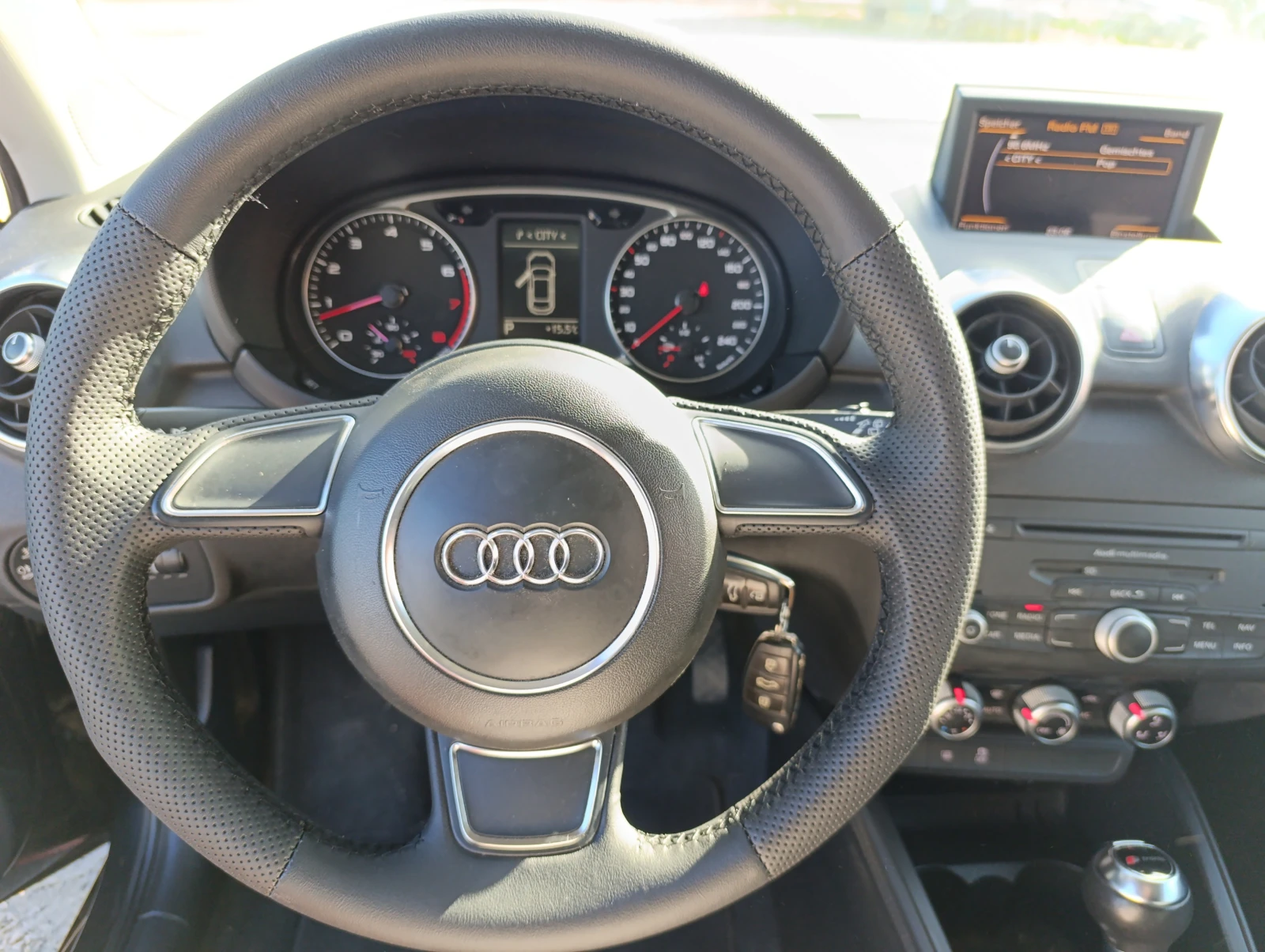 Audi A1 1.4i 16V АВТ. - изображение 9