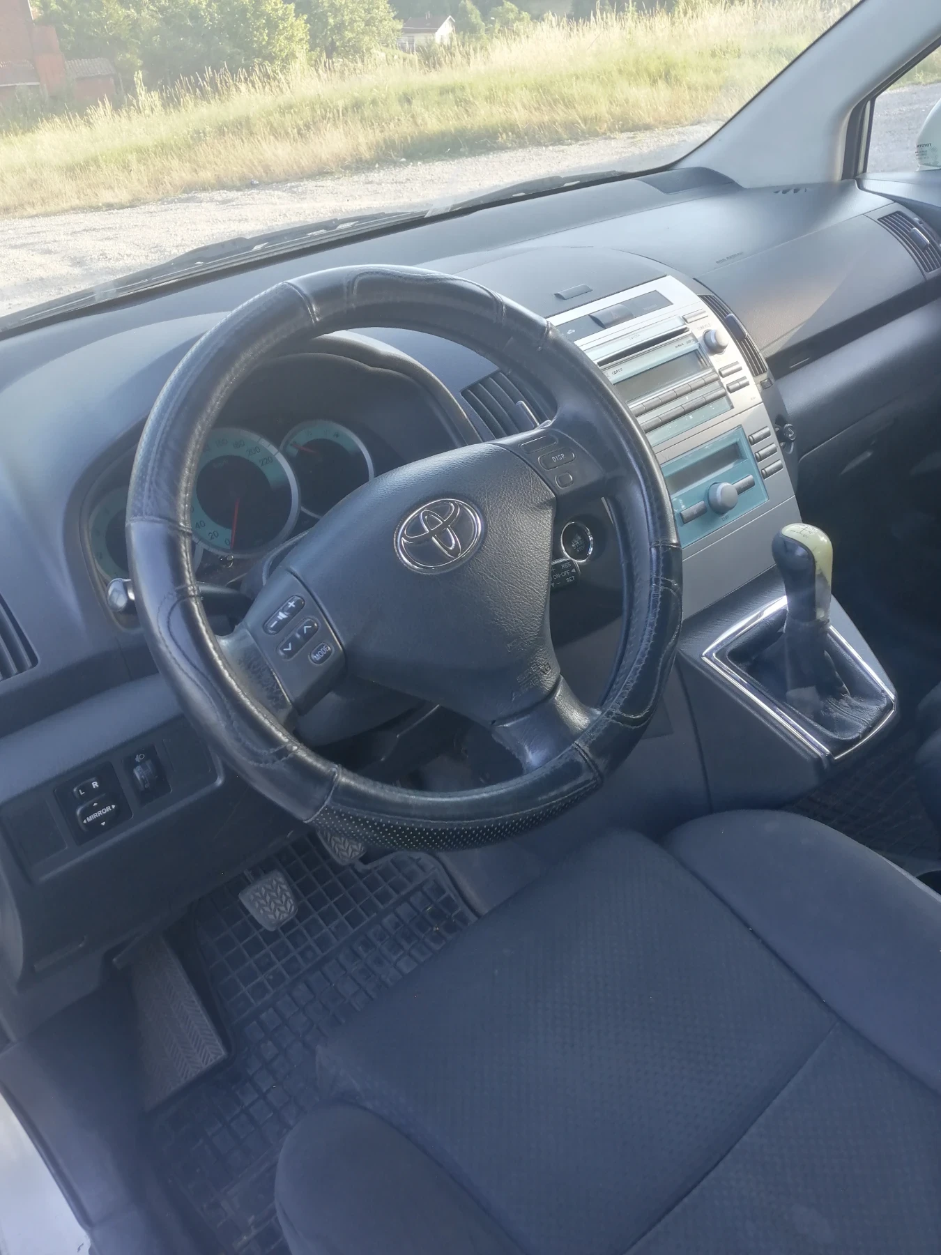 Toyota Corolla verso  - изображение 6