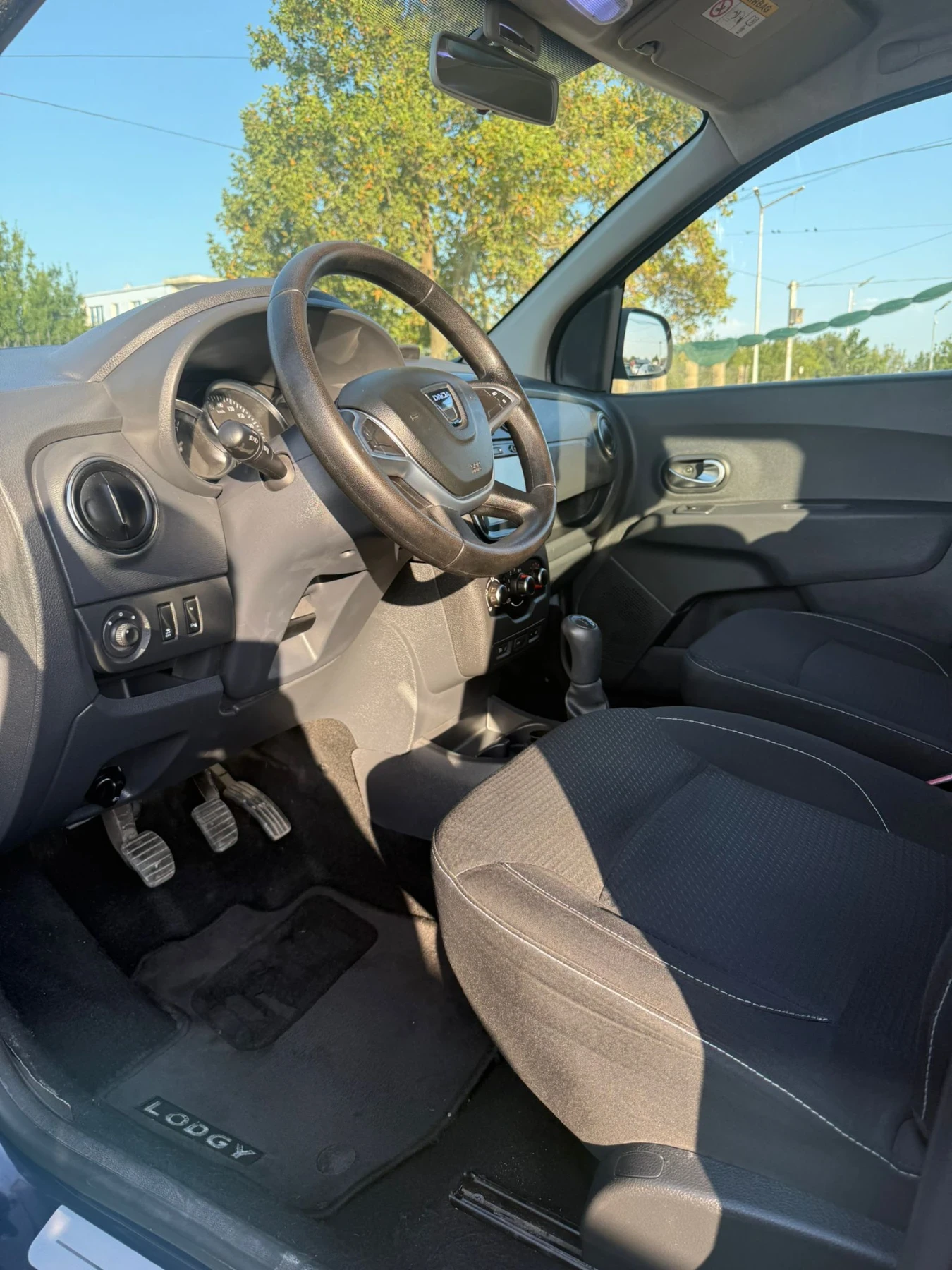 Dacia Lodgy 1, 6i GPL  - изображение 8