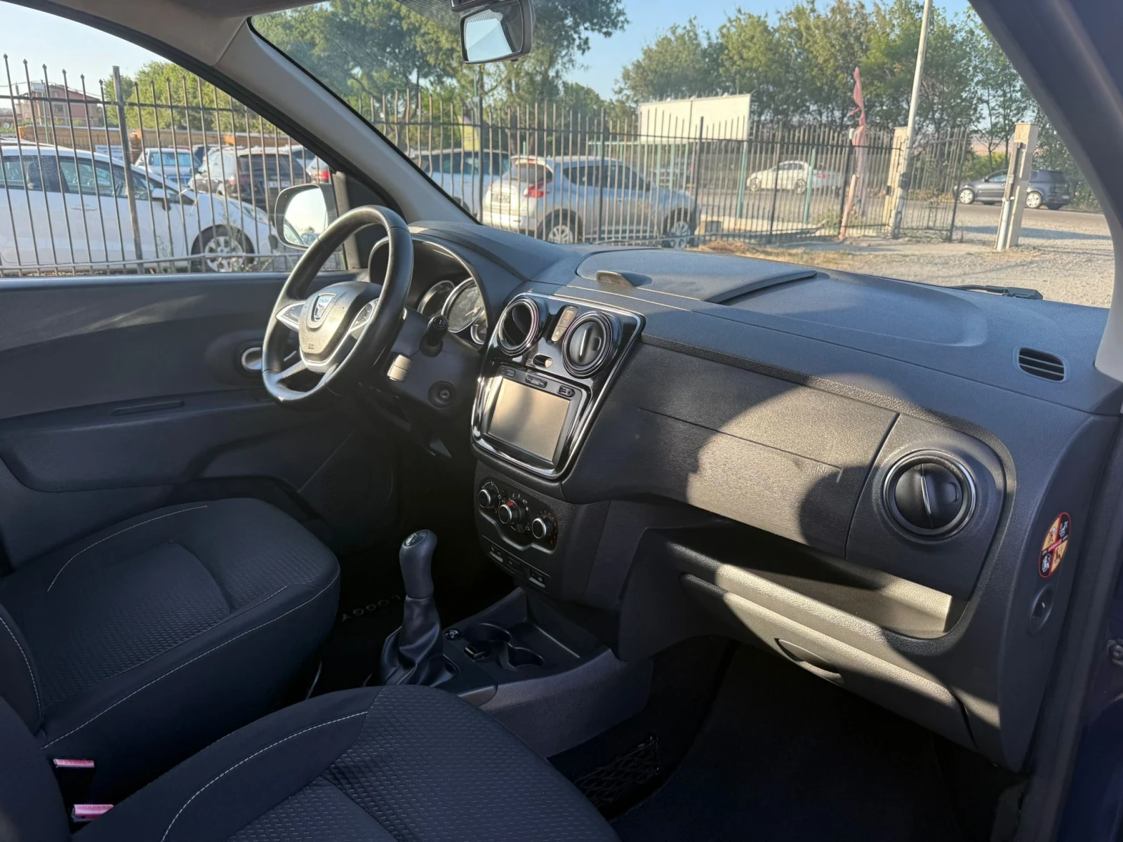 Dacia Lodgy 1, 6i GPL  - изображение 10