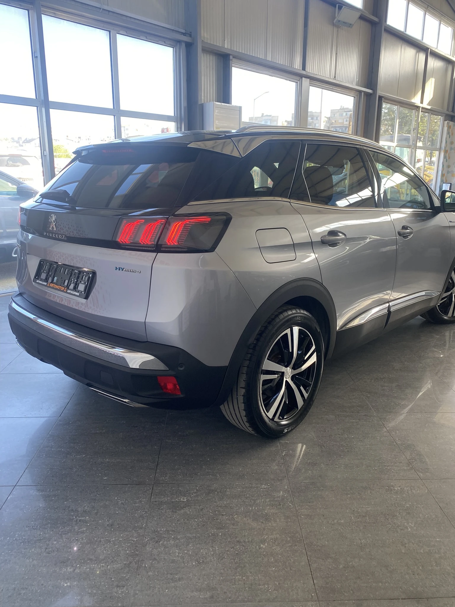 Peugeot 3008 Hybrid 300 4x4 GT Line - изображение 5