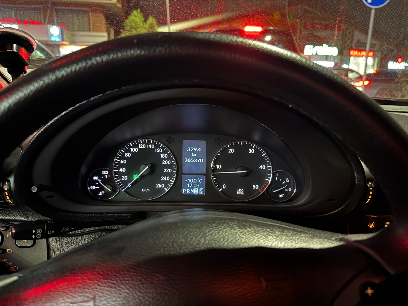 Mercedes-Benz C 320  - изображение 6