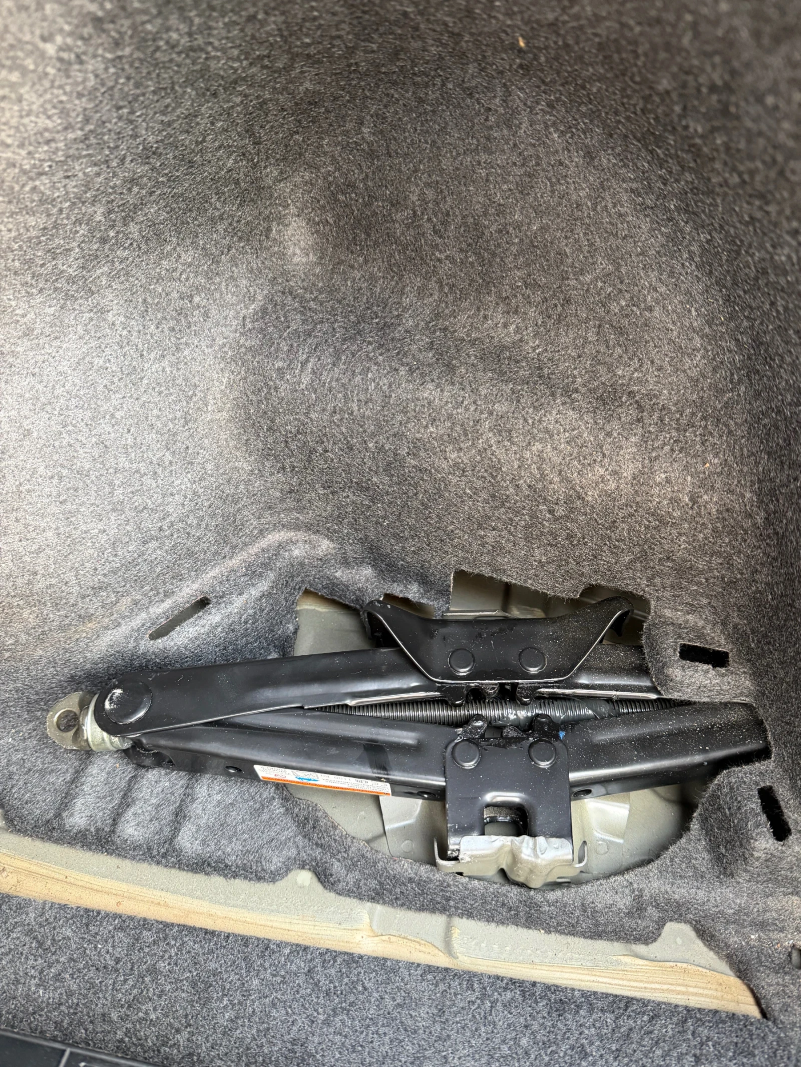 Toyota Corolla E15EJ A, снимка 16 - Автомобили и джипове - 53711695