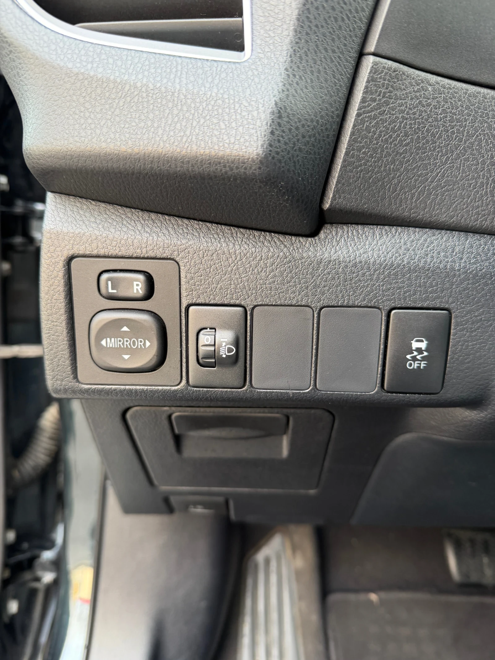 Toyota Corolla E15EJ A, снимка 11 - Автомобили и джипове - 53711695