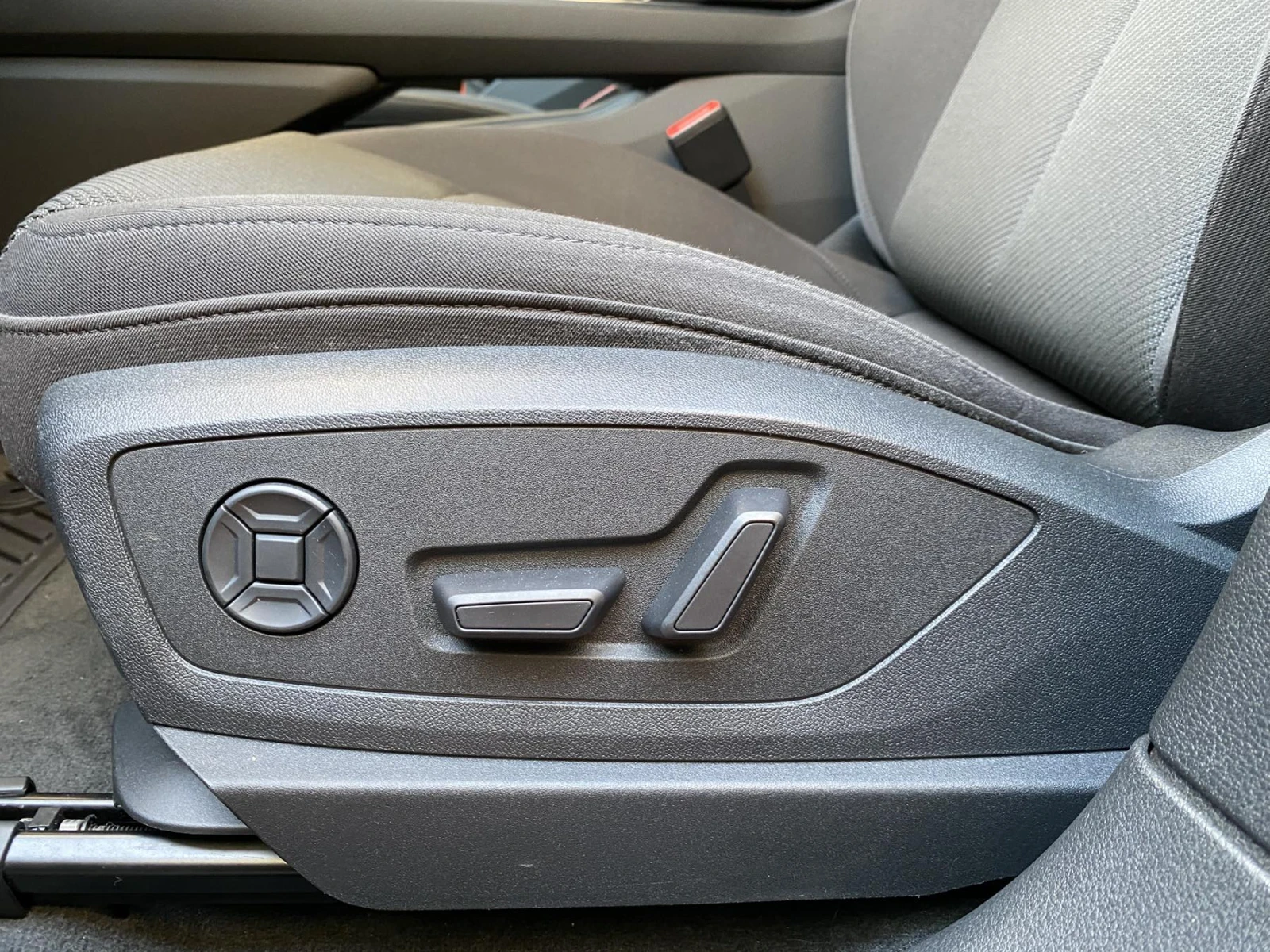 Audi E-Tron 50 quattro Business edition, снимка 12 - Автомобили и джипове - 53741908