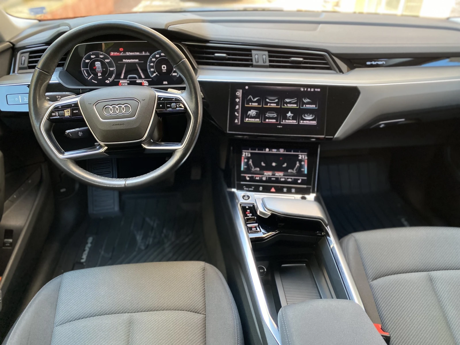 Audi E-Tron 50 quattro Business edition, снимка 9 - Автомобили и джипове - 53741908