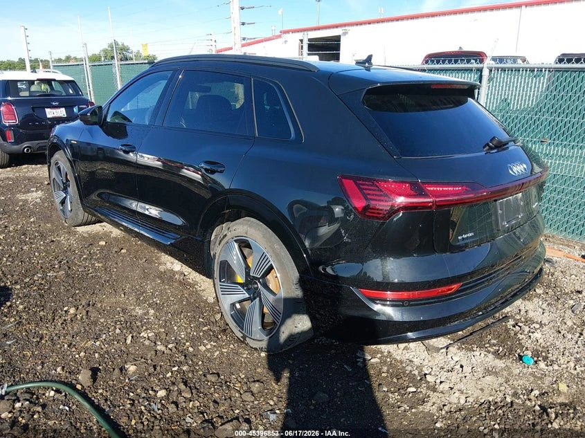 Audi E-Tron Premium Plus Quattro, снимка 3 - Автомобили и джипове - 55004150