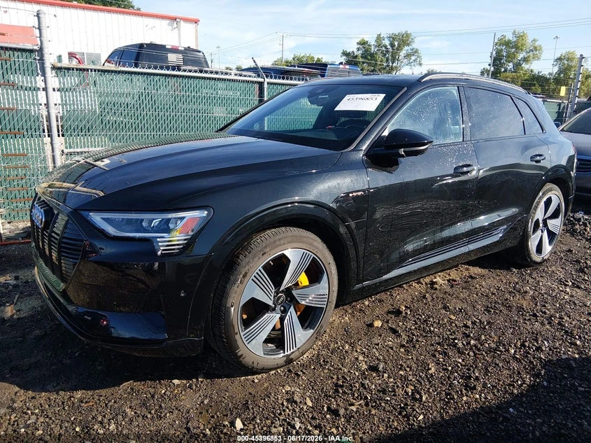 Audi E-Tron Premium Plus Quattro, снимка 2 - Автомобили и джипове - 55004150