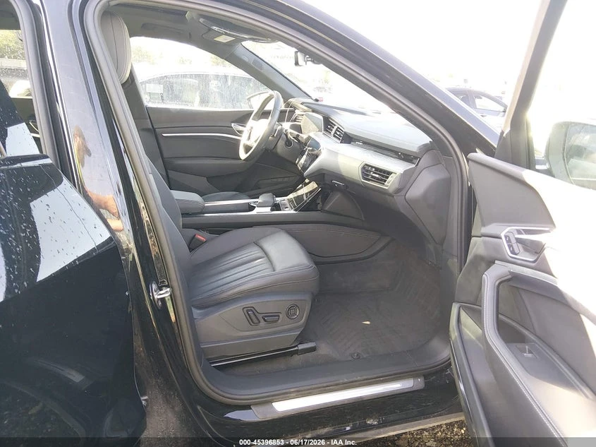 Audi E-Tron Premium Plus Quattro, снимка 5 - Автомобили и джипове - 55004150