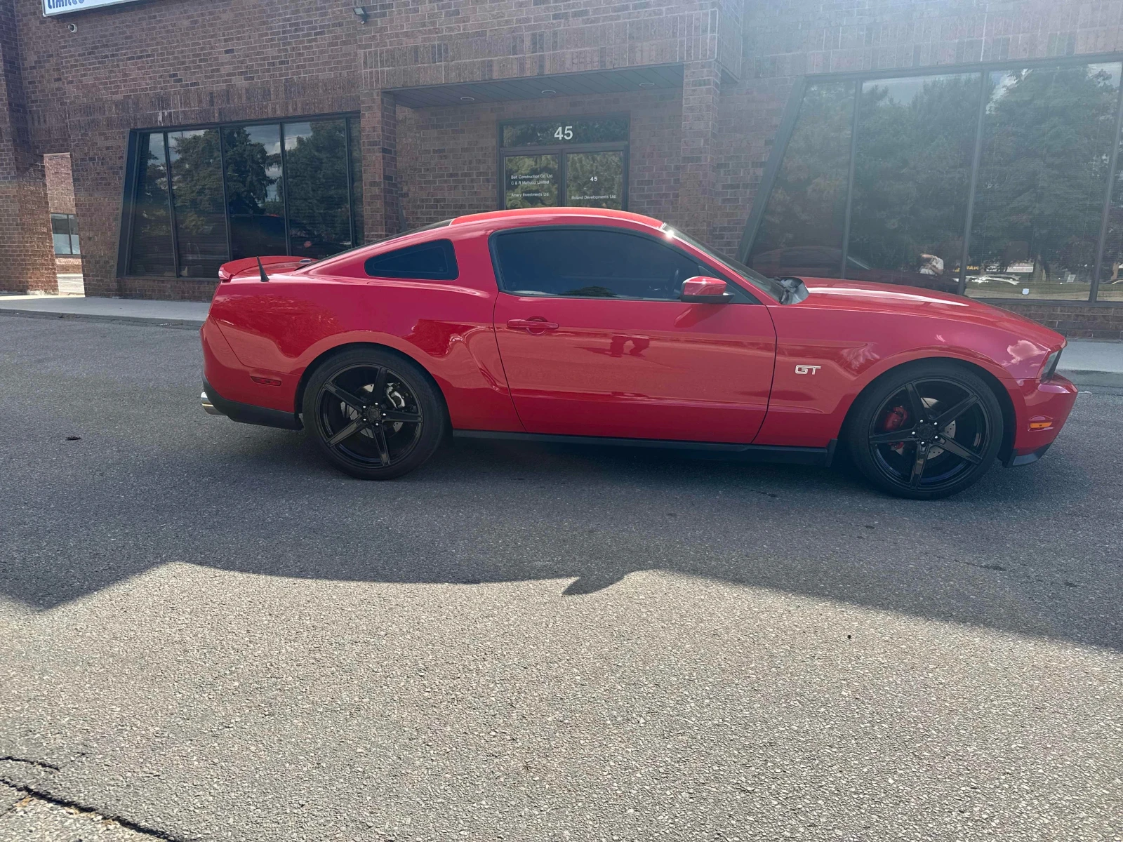 Ford Mustang GT * 4.6 V8 * ПОДГРЕВ * РЪЧКА * CARAFAX * , снимка 3 - Автомобили и джипове - 55040555