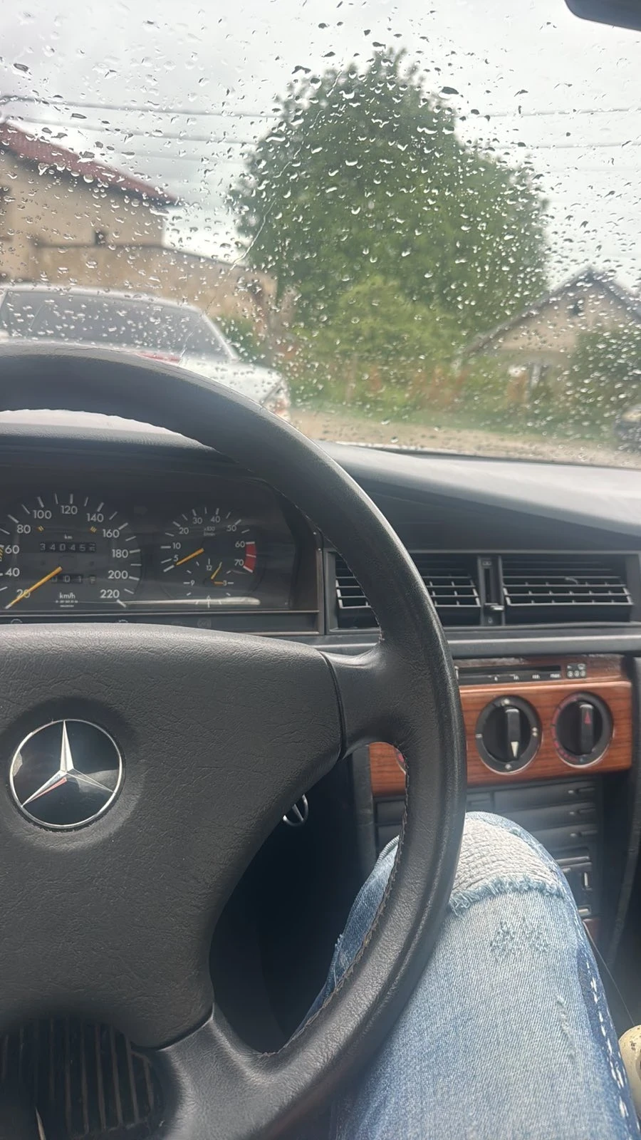 Mercedes-Benz 190, снимка 14 - Автомобили и джипове - 55631574