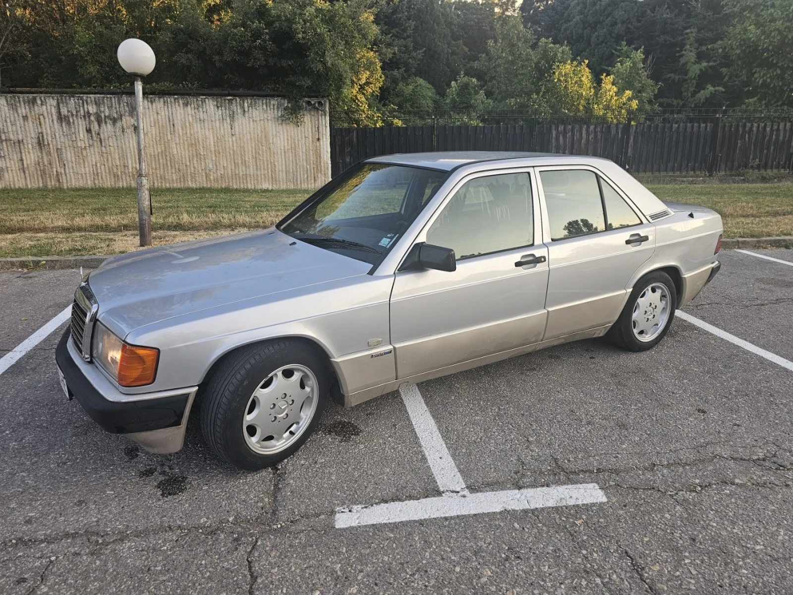 Mercedes-Benz 190, снимка 2 - Автомобили и джипове - 55631574