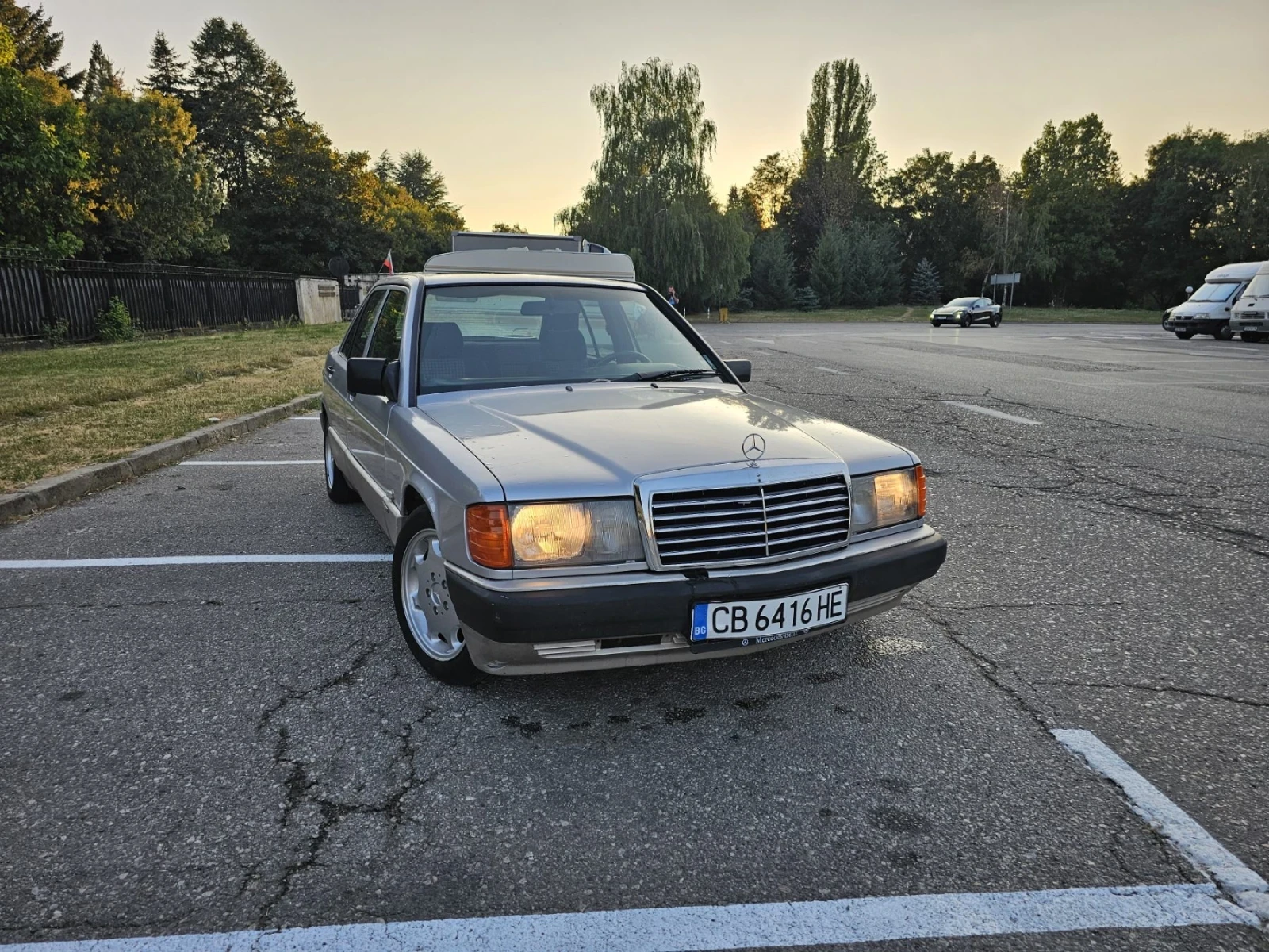 Mercedes-Benz 190, снимка 4 - Автомобили и джипове - 55631574