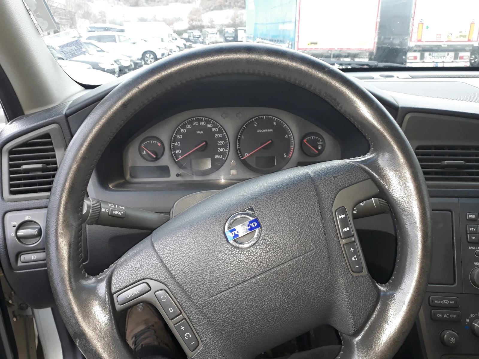 Volvo V70, снимка 9 - Автомобили и джипове - 55770754