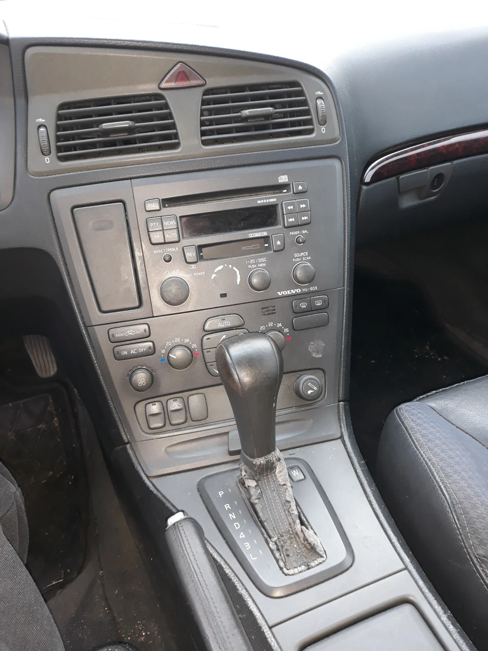 Volvo V70, снимка 8 - Автомобили и джипове - 55770754