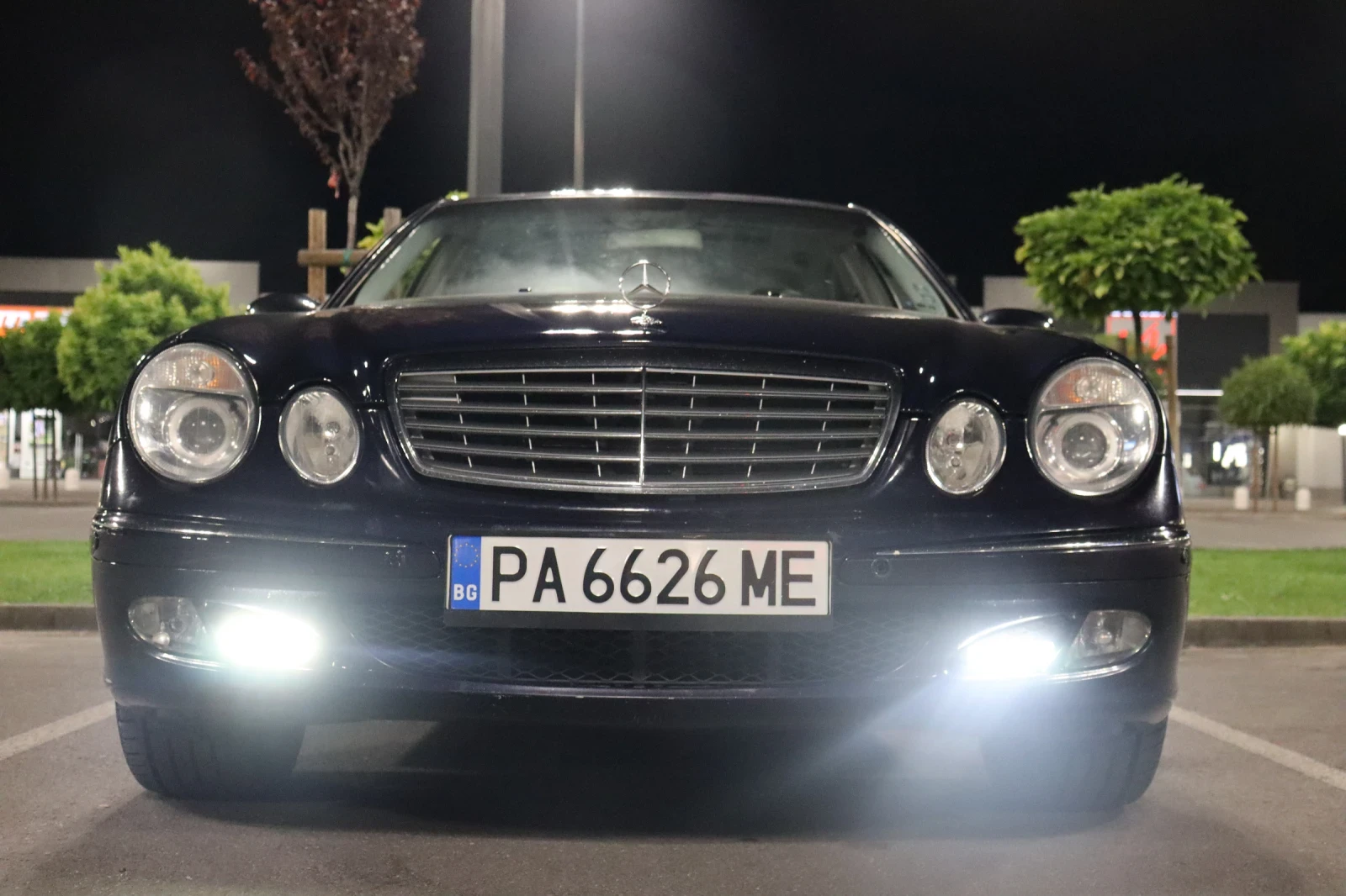 Mercedes-Benz E 220, снимка 2 - Автомобили и джипове - 56057327