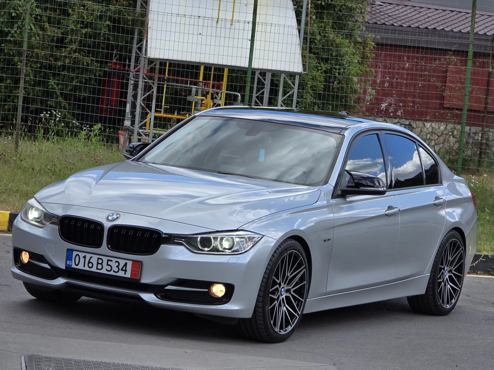 BMW 320 Топ състояние лизинг , снимка 8 - Автомобили и джипове - 56060259