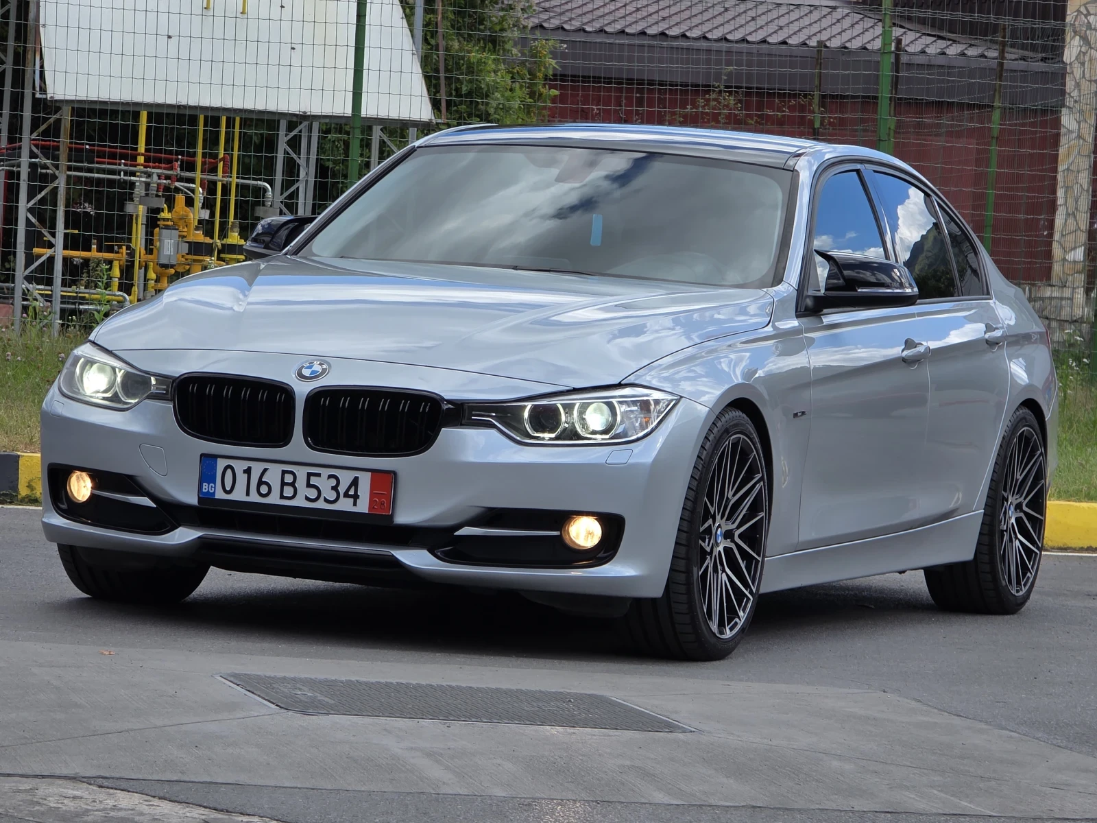 BMW 320 Топ състояние лизинг , снимка 7 - Автомобили и джипове - 56060259